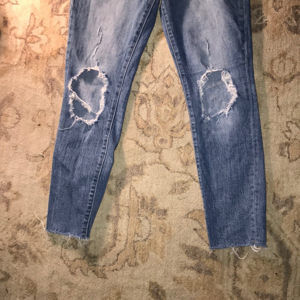 Women’s ripped Levi jeans